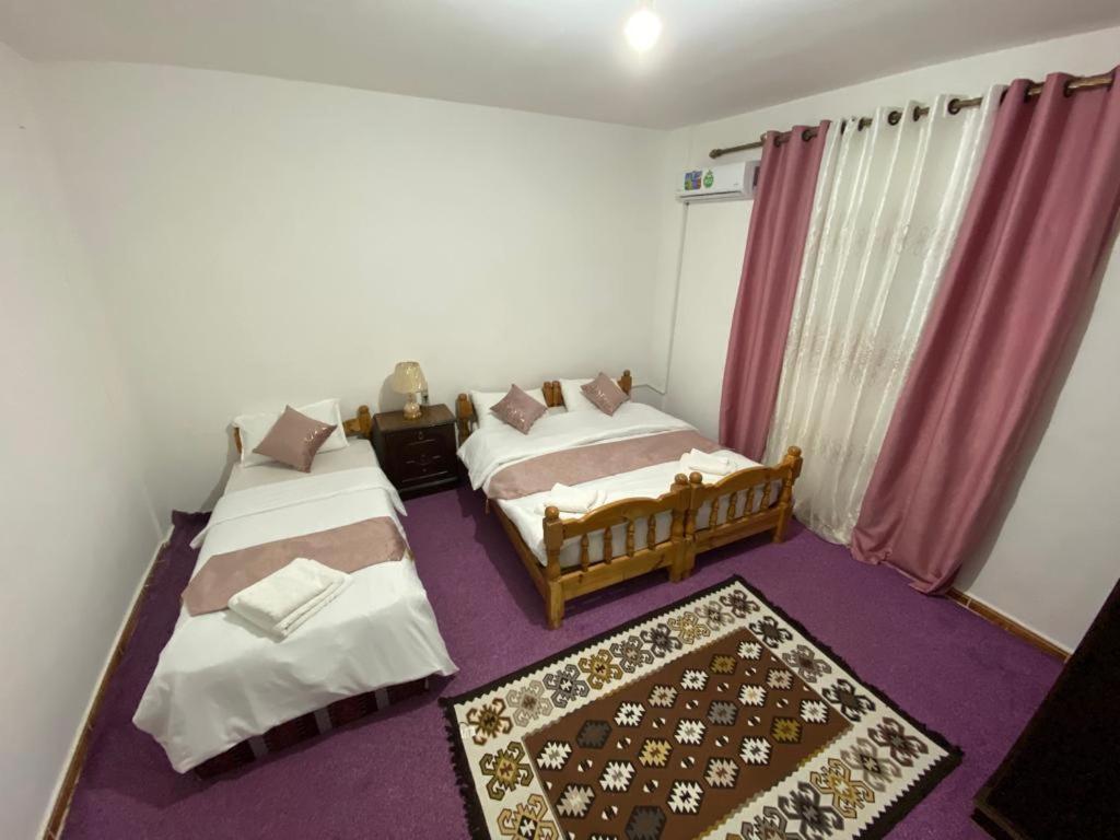 Its Your Choice Hostel Wadi Musa Exterior photo