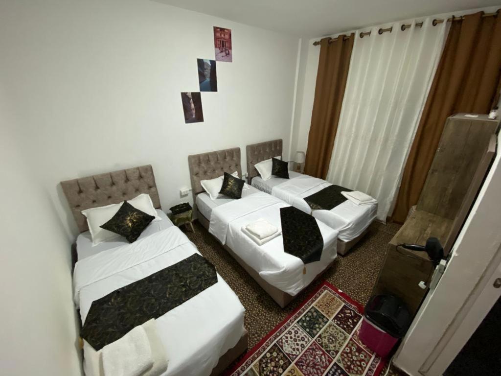 Its Your Choice Hostel Wadi Musa Exterior photo